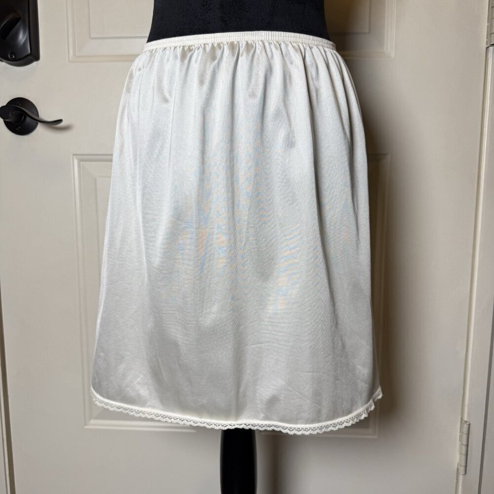 Vintage Vanity Fair Half Slip Size Large 18" 11-760 White Nylon USA Made